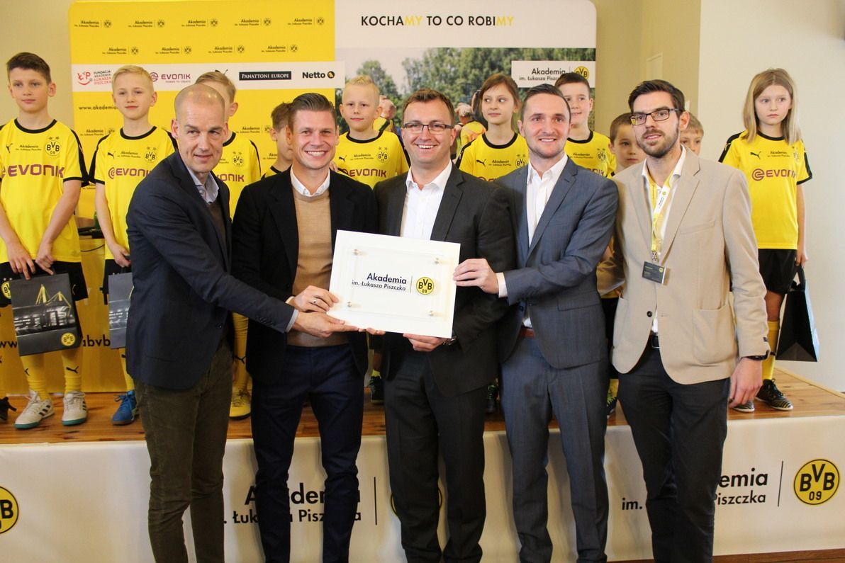 Borussia Dortmund zaangażuje się w akademię Łukasza Piszczka