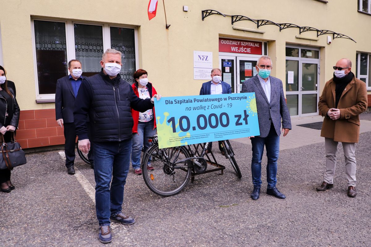 Radni i burmistrz przekazali 10 tys. zł na pszczyński szpital